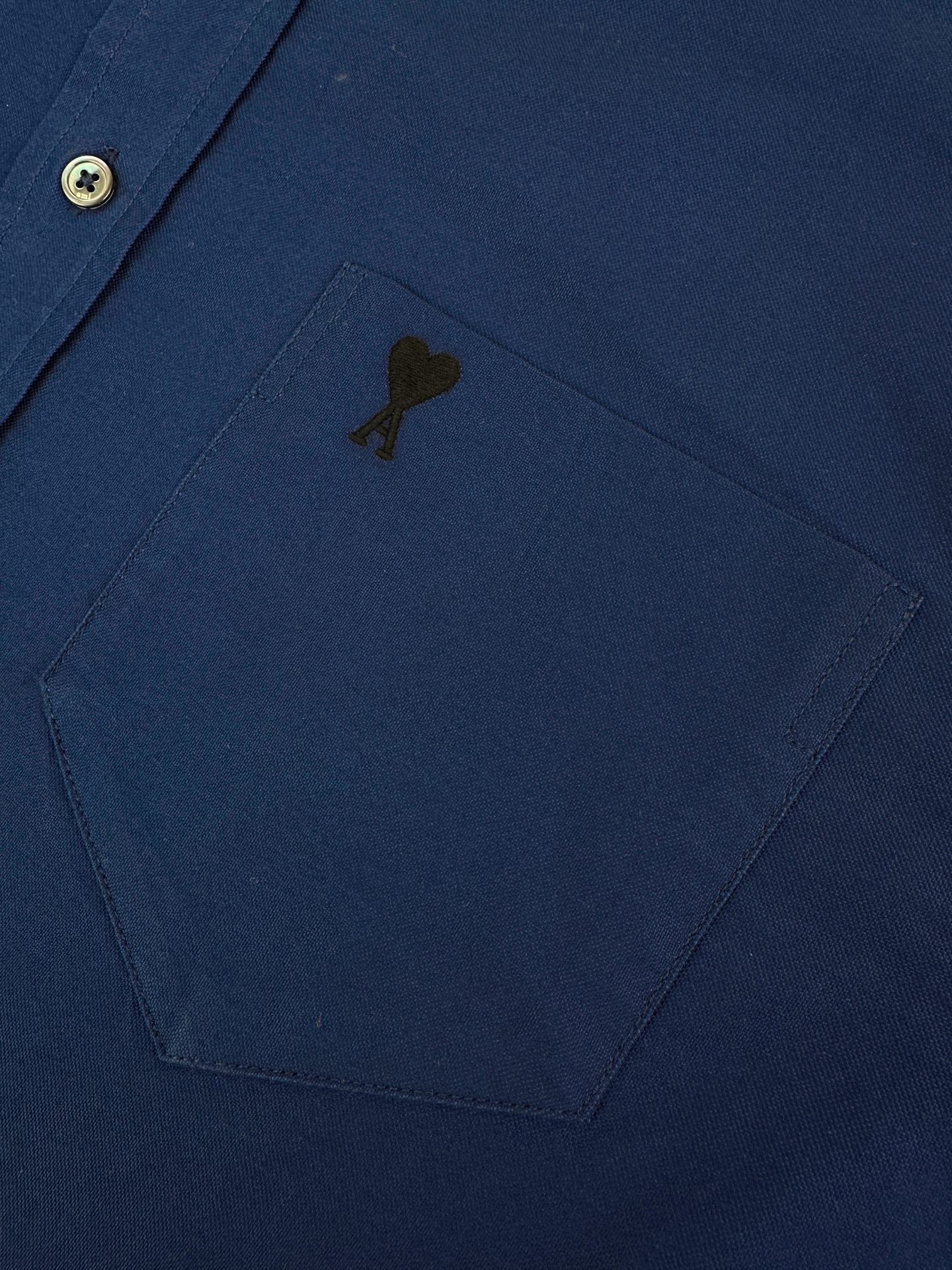 AMI Paris Ami de Cœur Tonal Oxford Cotton Button-Down Shirt — Navy