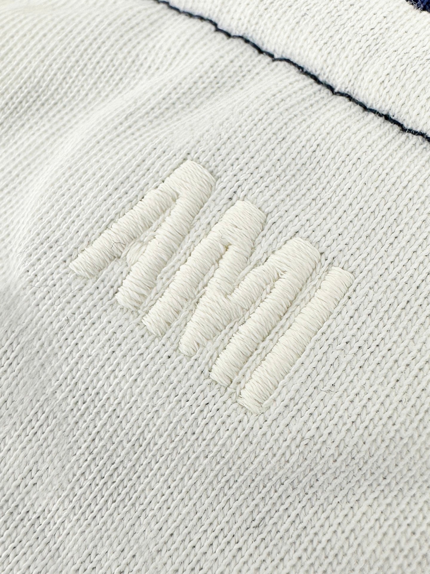 AMI Paris Ami de Cœur Chenille Patch Raglan T-Shirt — White/Navy