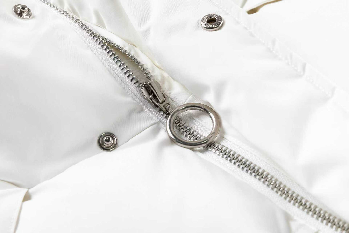 AMI Paris Ami de Cœur Hooded Down Puffer Jacket — White