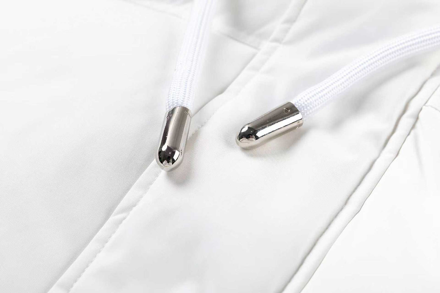 AMI Paris Ami de Cœur Hooded Down Puffer Jacket — White
